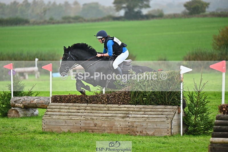 251025A-133203-20344 - F-470-Hannah.Cliffe