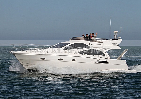 100425 BLUE ROAN IMG_5699jpg - Flybridge Cruisers