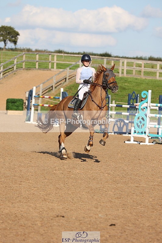 230915A-162729-03176 - Cls 6 Snr 1.05m Derby