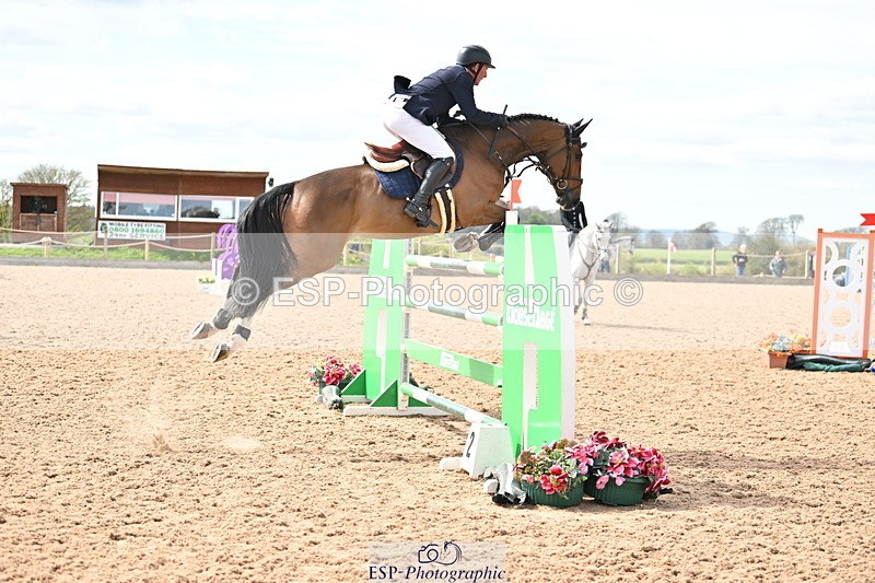 240418A-144106-04481 - Cls 9, 2 Star Big Tour 1.40m