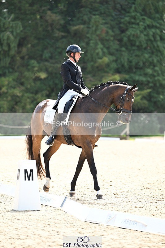 240811-143948-06539 - 221-Mark.Forrest-Fidel.Von.Singing