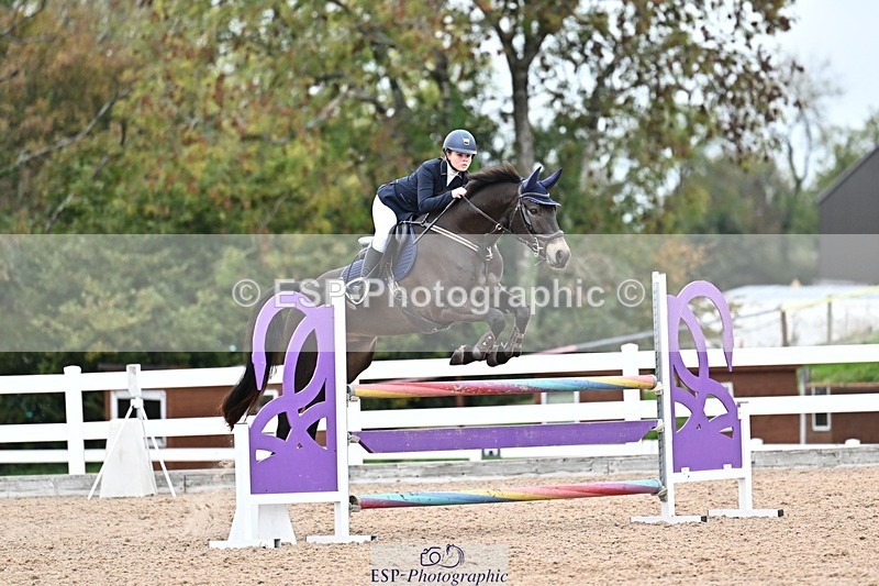 251015-133618-00610 - Cls 4 Newcomers and 1.10m Open