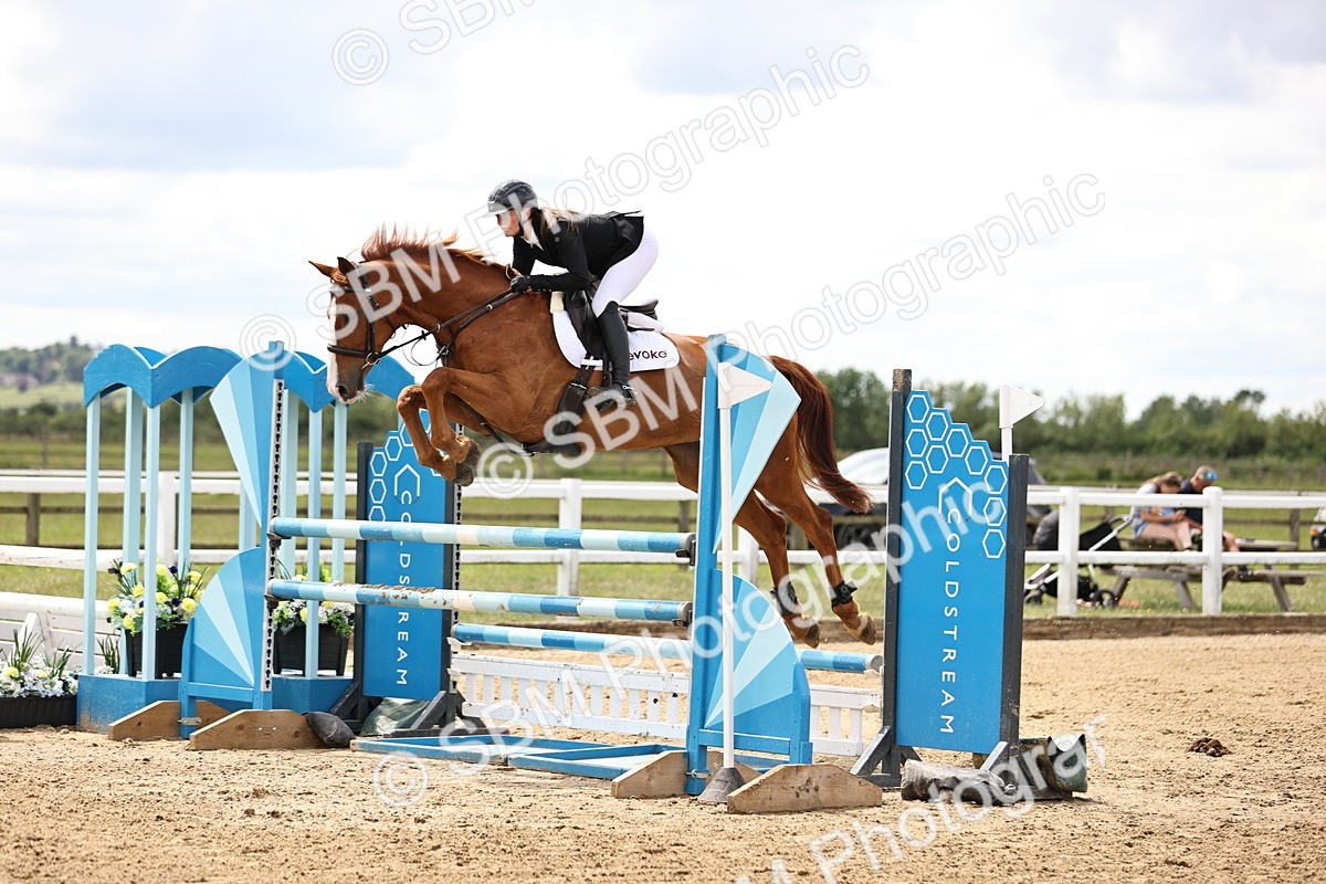 SBM_003067 - Class 11 - Senior Newcomers - 1.10m