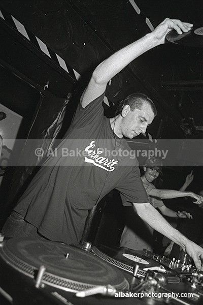 12 - Friends-&-Family @ the-roadhouse 02.10.04