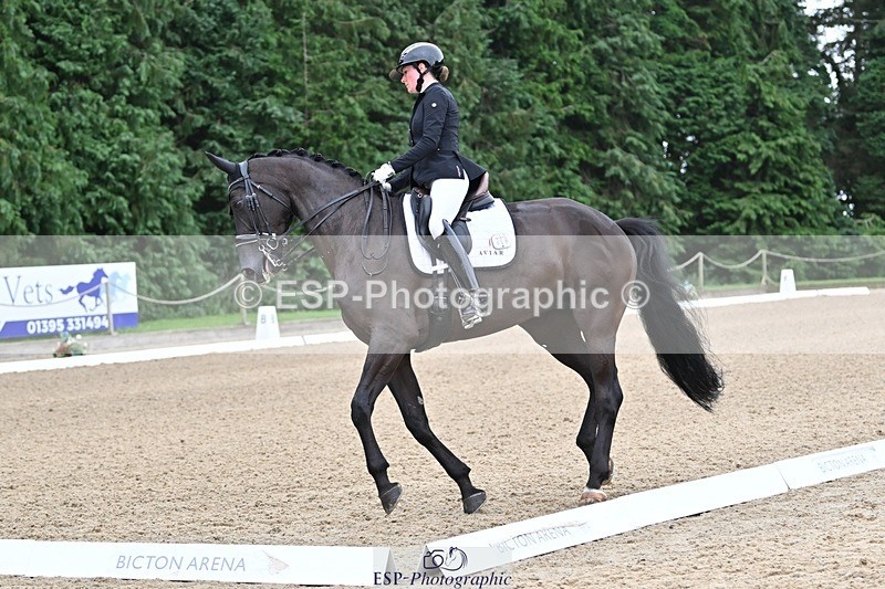 240810-104052-02505 - 209-Jess.Ralton-Newton.Freezeframe