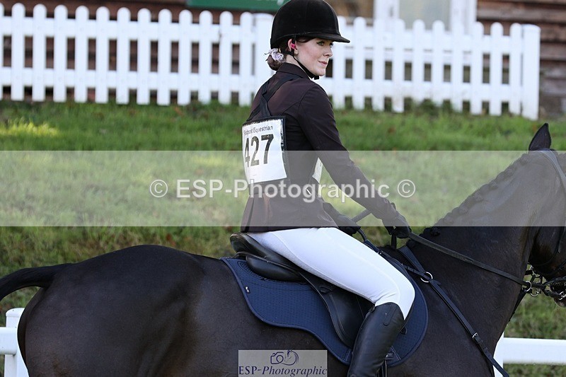 231022-124718-27352 - 427-COMBE.BREEZE-Gemma.Wells-TrotUp+SJ