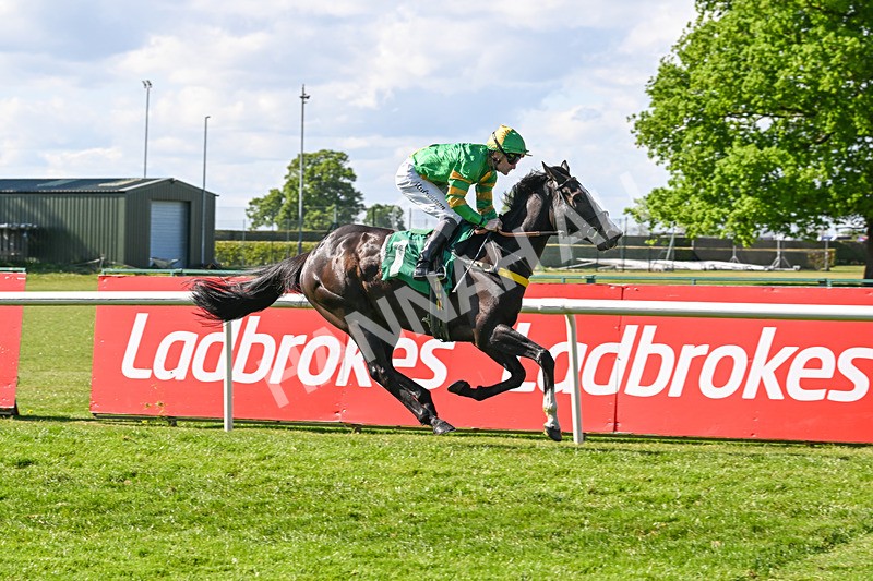 030525-Race 5-Savrola-3253 - Race 5