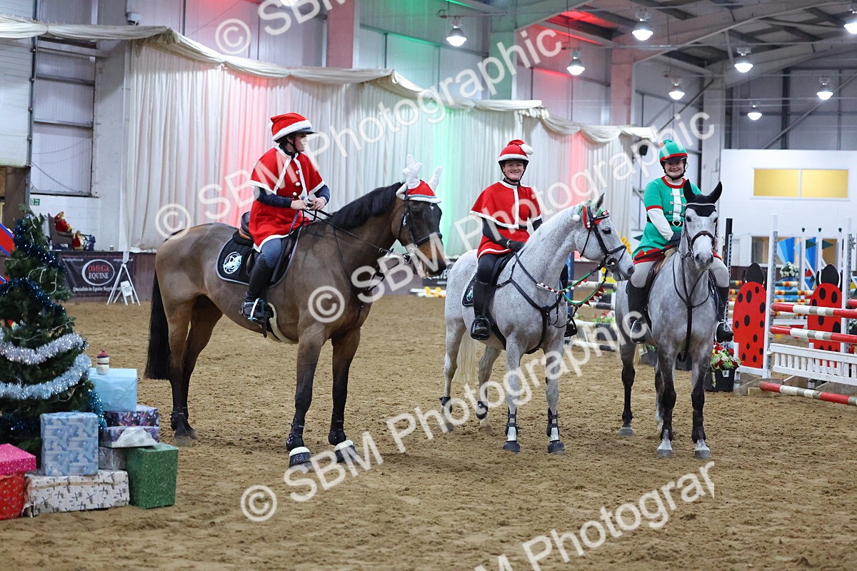 SBM_004339 - Class 20 - Pairs Relay Jumping 1.10m