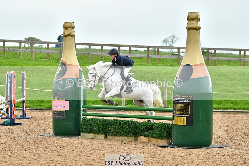 230513A-093213-00116 - Cls 11 Stepping Stones 128+138cm