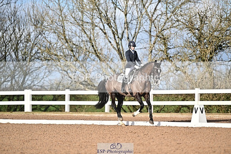 241214-111202-01322 - 144-Natasha.Rumble-Week.Orchard.Leo