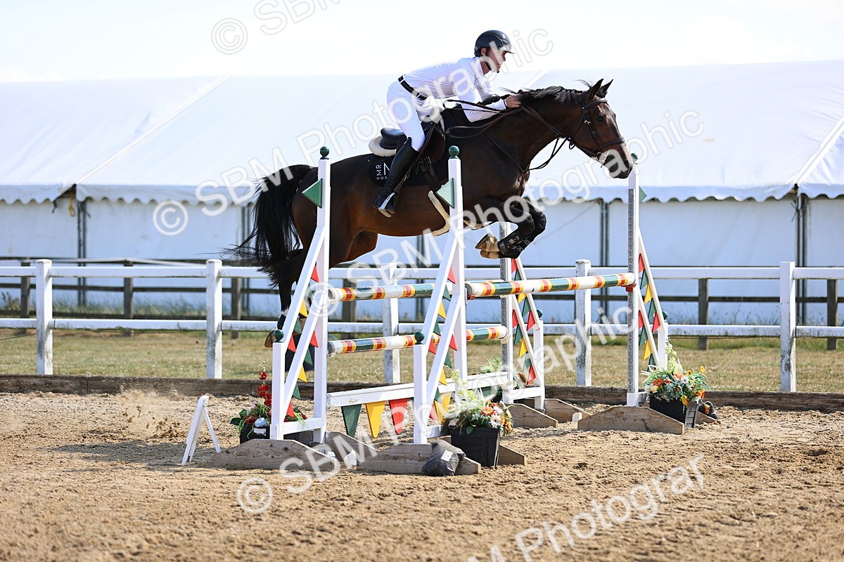 SBM_015346 - Class 16 - Senior foxhunter - 1.20m Open