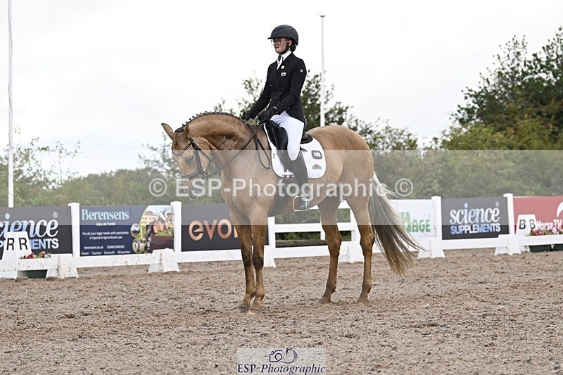 250907-170516-10916 - 054-Amy.Louise.LloydDiva.Royale