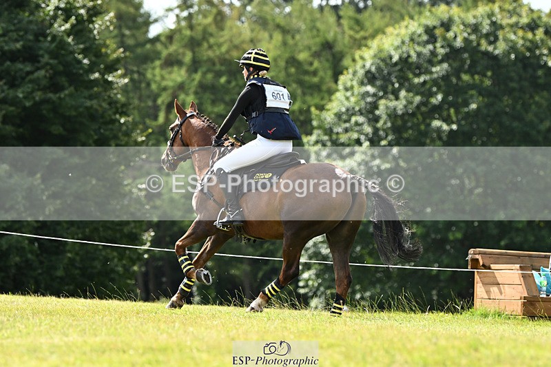 240825X-113638-32080 - 70cm XC 11.00 to 12.00