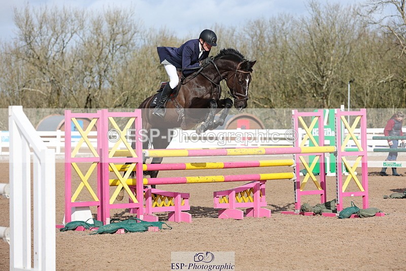 240223A-115838-01027 - Cls 4 Snr 1.05m Open