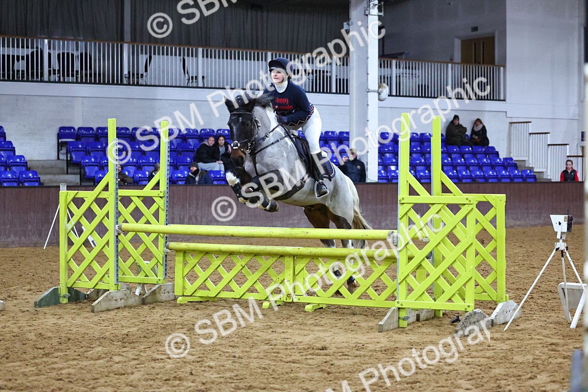 SBM_002568 - Class 6 - Holly & Ivy Stakes - 90cm