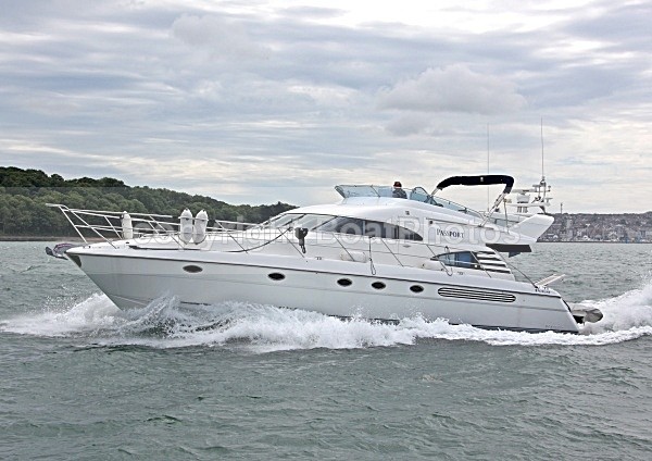 090613 PASSPORT IMG_0335 - Flybridge Cruisers