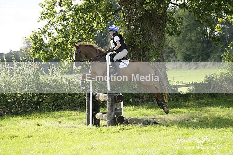  WWHT 171021 3363 - Intermediate (0.90m)  17/10/21