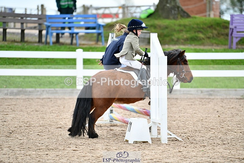 241013B-102054-00354 - Cls 2c 40cm Lead Rein