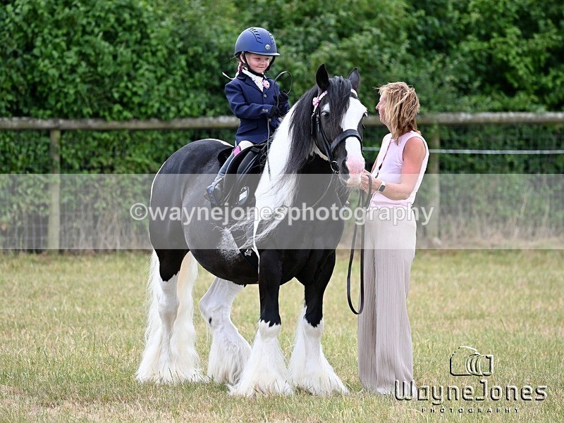 WJ6_8644 - Nancy & Churchill's first Show 22-06-25