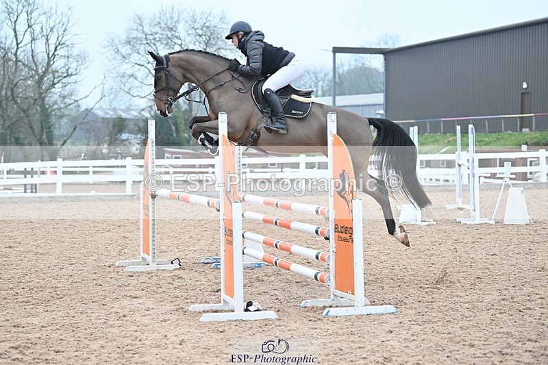 240113A-133116-02212 - Cls 12 Newcomers and 1.10m Open