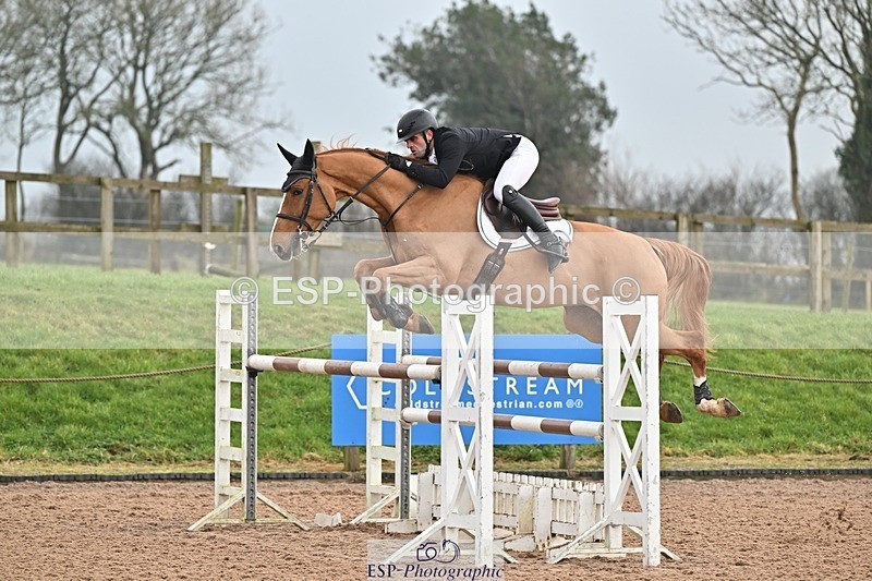 250122-140827-00576 - Cls 6 Foxhunter and 1.20m