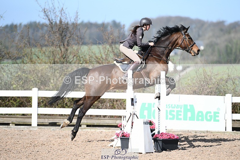 250330-103320-06161 - Cls 32 British Novice and 90cm