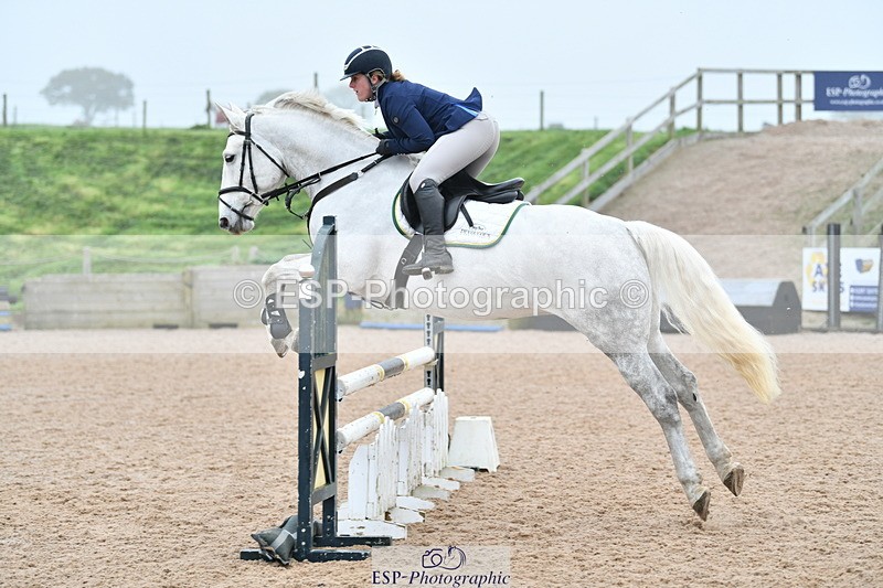 241102A-112930-04307 - SAT Cls 9 British Novice and 90cm Open