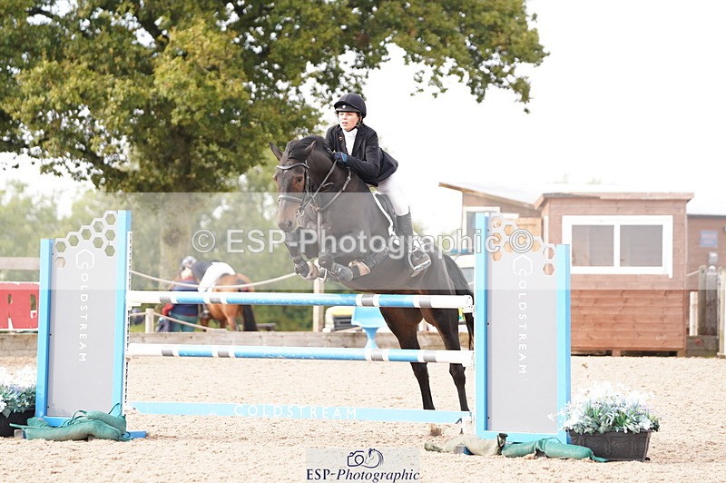 241004A-151126-00905 - Fri 04 Snr Fox & 1.20m Open