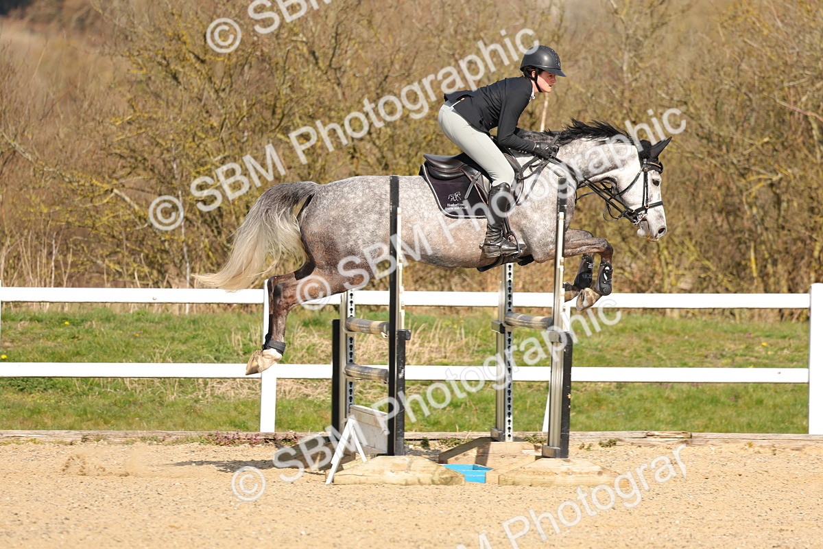 SBM_001370 - Class 4 - Senior Newcomers - 1.10m