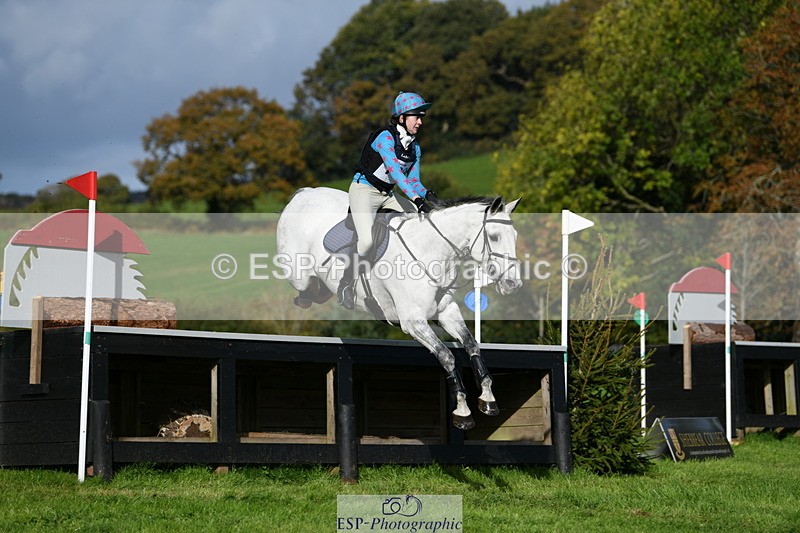 251024A-120209-09124 - B-109-Zoe.Davies