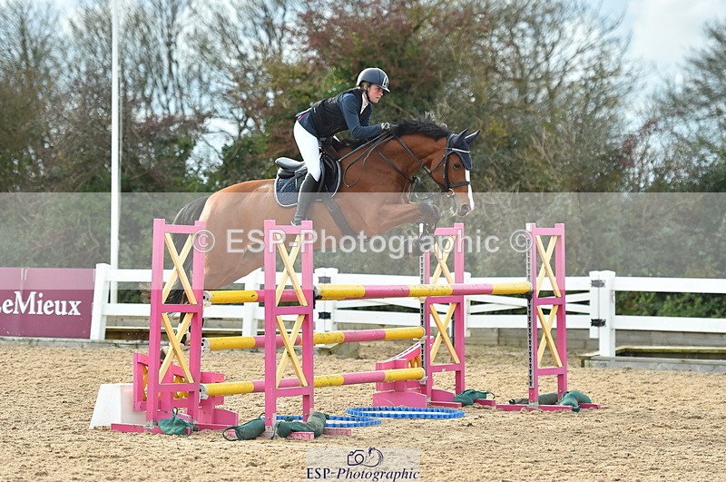 231111A-130620-02044 - Cls 12 Newcomers & 1.10m Open