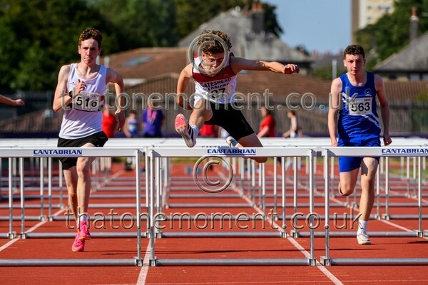 Age25SAT-927377 - Track Male