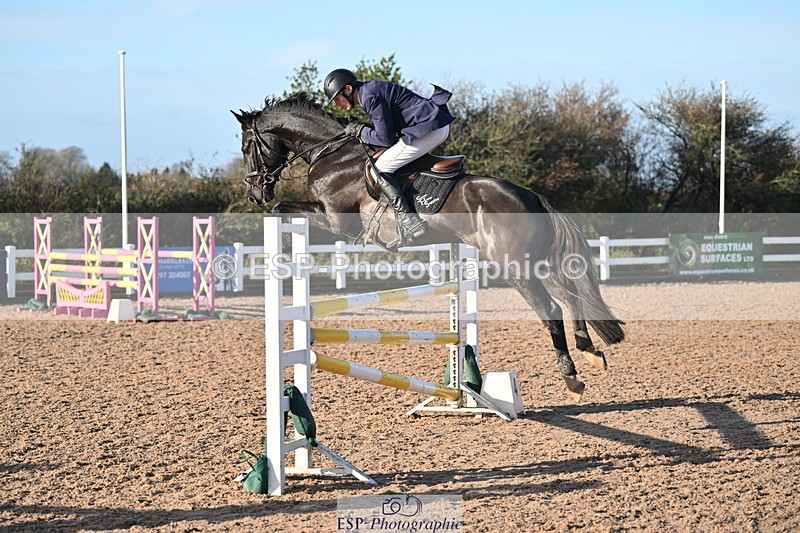 231210A-131825-02549 - Cls 20 Newcomers & 1.10m Open