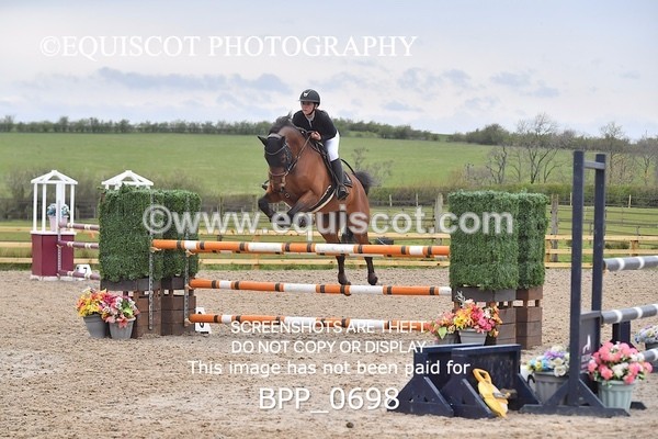 BPP_0698 - CLASS 9 SAT Senior Newcomers/ 1.10m Open