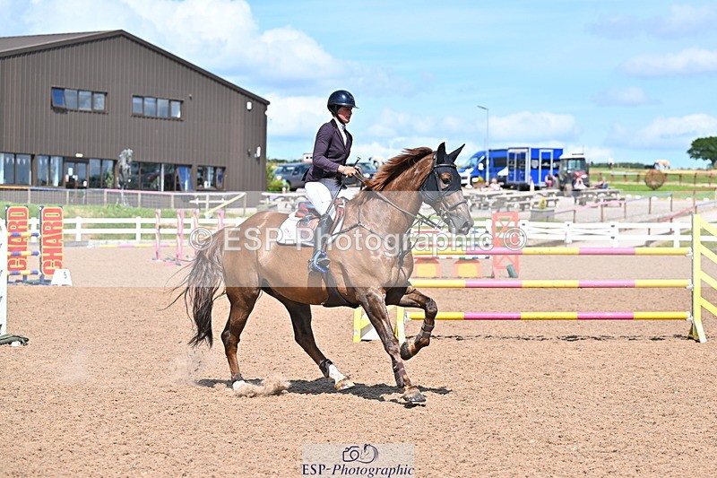 240619A-153110-00842 - Cls 5 Snr Foxhunter and 1.20m Open