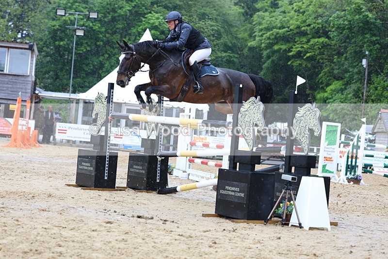 3E7A7540 - Class 9: Senior 1.30m open