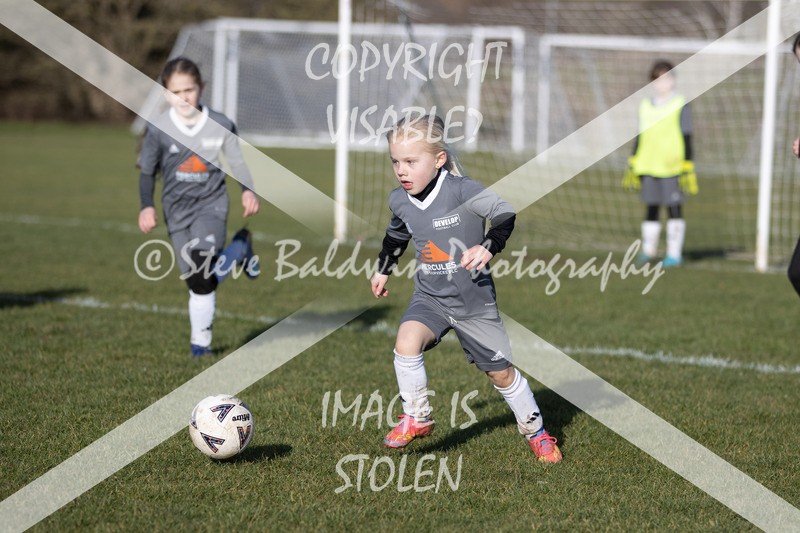 1DX31402 - 2026-01-17 FC Abbey Meads U9 Purple Girls V Develop FC U9 Girls