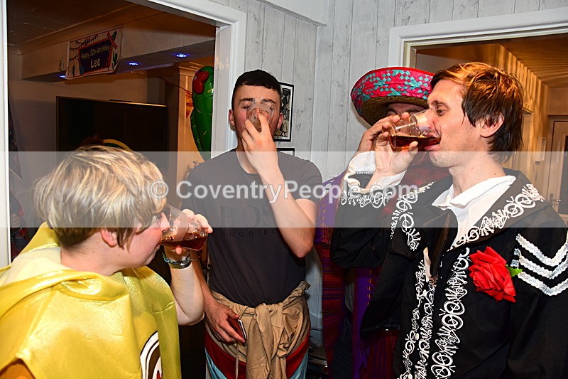 LEE-584 - Lee's 30th