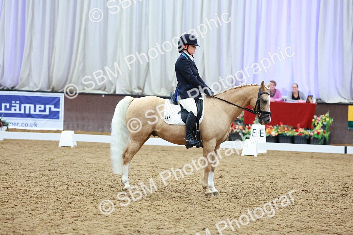 SBM_004277 - Class 12 - E2 Championship - 14.50-15.53