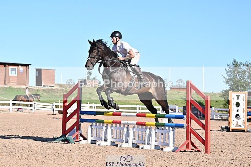 250708A-183429-00574 - 90cm Classes