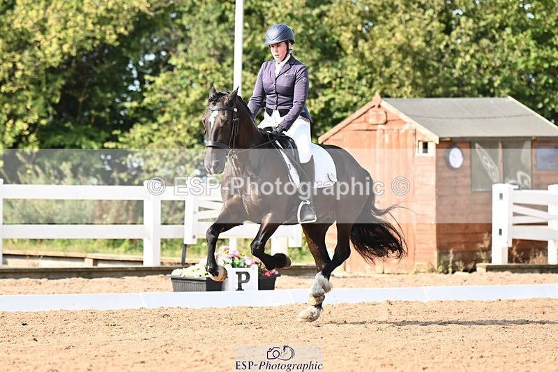 250815-095205-00222 - 027-Samantha.PringTongwynlais.Moon.Dancer