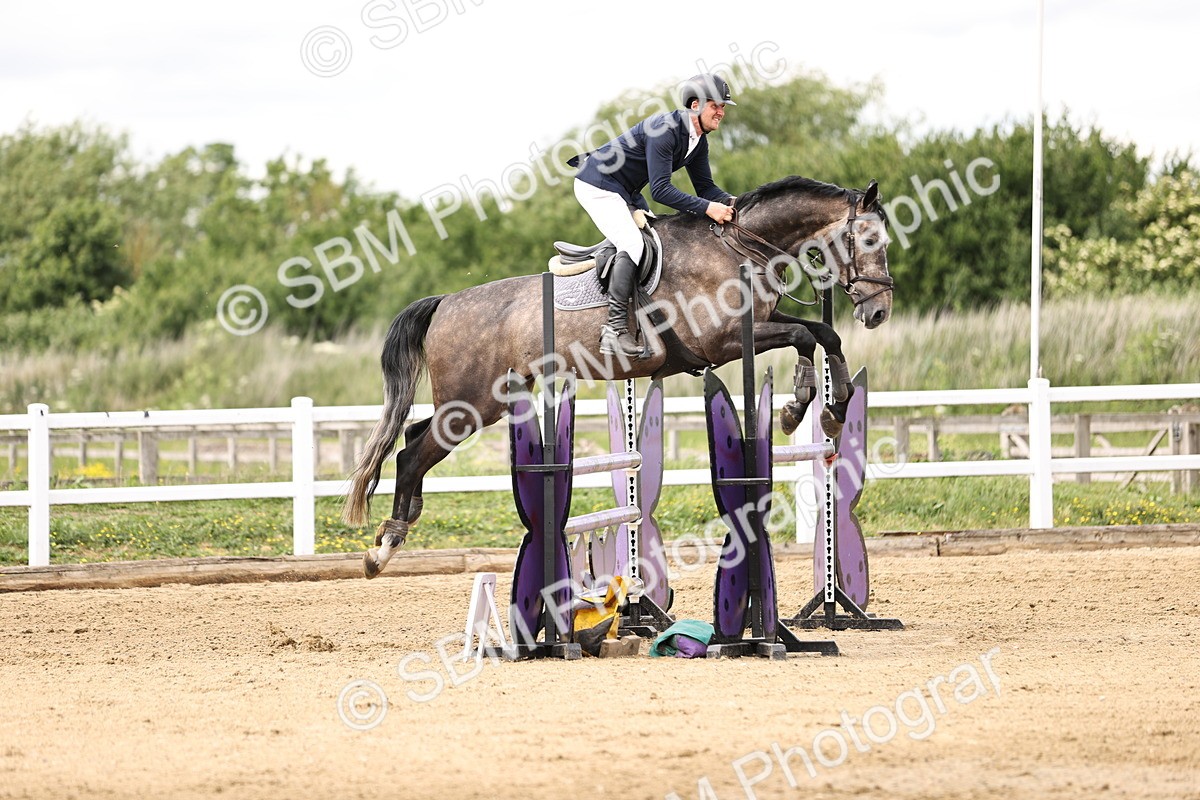 SBM_003192 - Class 11 - Senior Newcomers - 1.10m