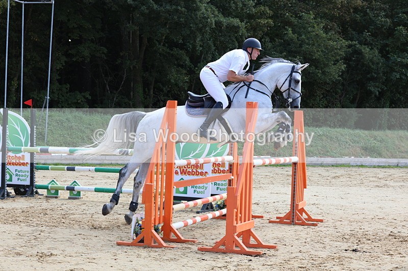 3E7A1765 - Class 8: Senior Newcomers/1.10m open