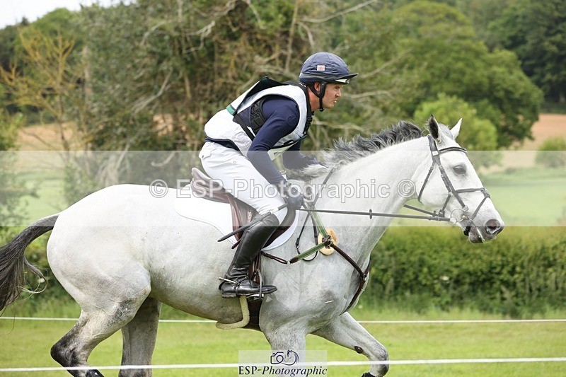 240525-145550-16443 - 207-IE_MR_MCGREGOR-Will_Furlong