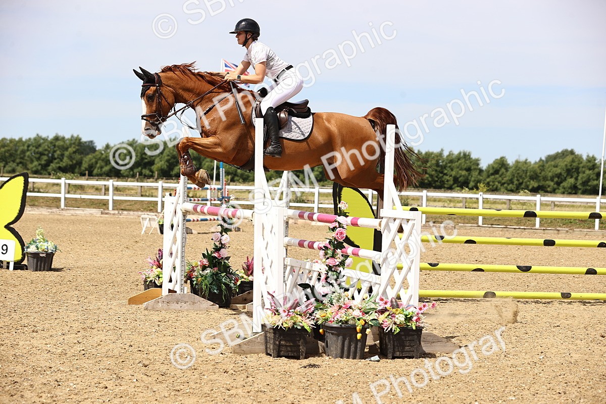 SBM_000672 - Class 15 - Redpost Equestian Senior Foxhunter - 1.20m
