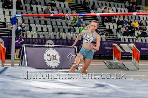 AgeInd25SAT-910876 - Field Female