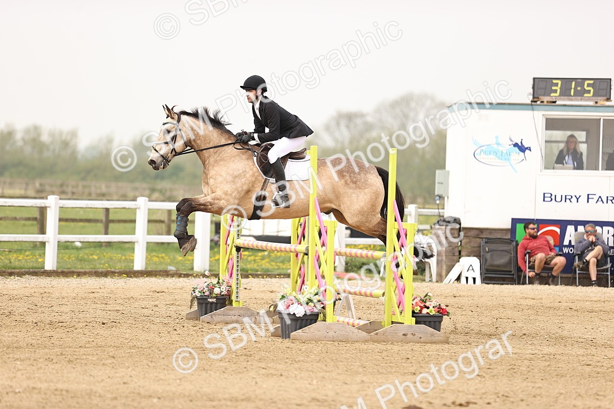  - Class 15 - Senior British novice - 90cm