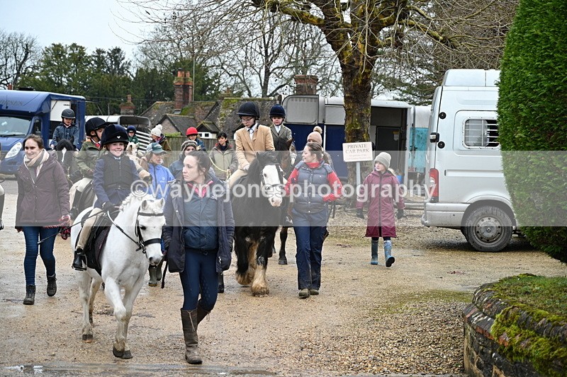 WJ7_9304 - Walk out..