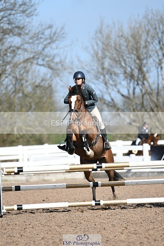 250330-102103-06074 - Cls 32 British Novice and 90cm