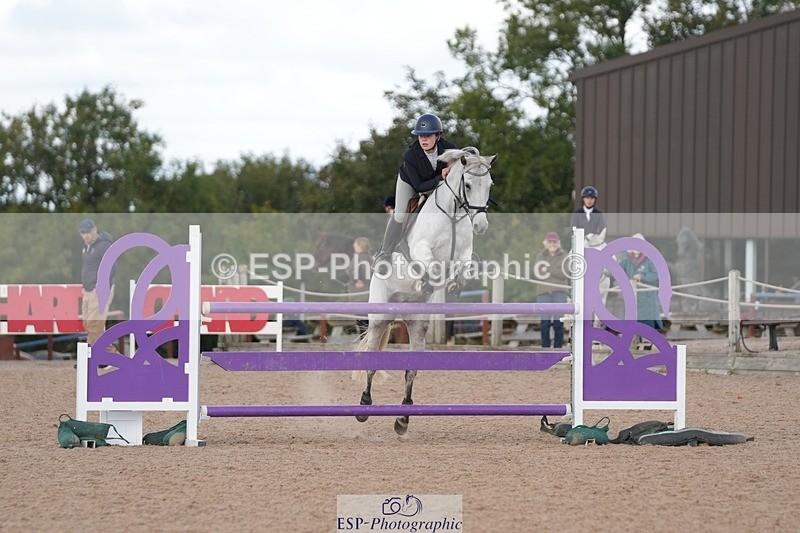250921-122511-02916 - Cls 9 Pony Foxhunter and 1.10m